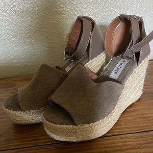 STEVE MADDEN WOMENS HEELS